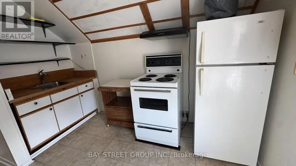 Upper - 4138 Drummond Road, Niagara Falls (Cherrywood)