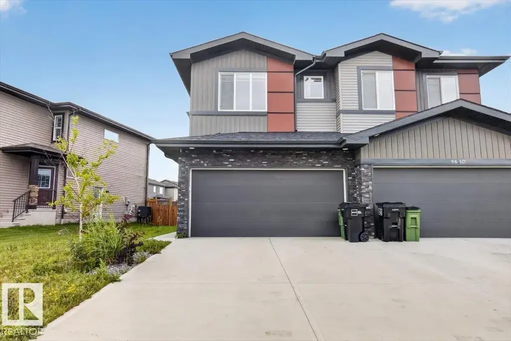 9412 Pear Cr Sw, Edmonton