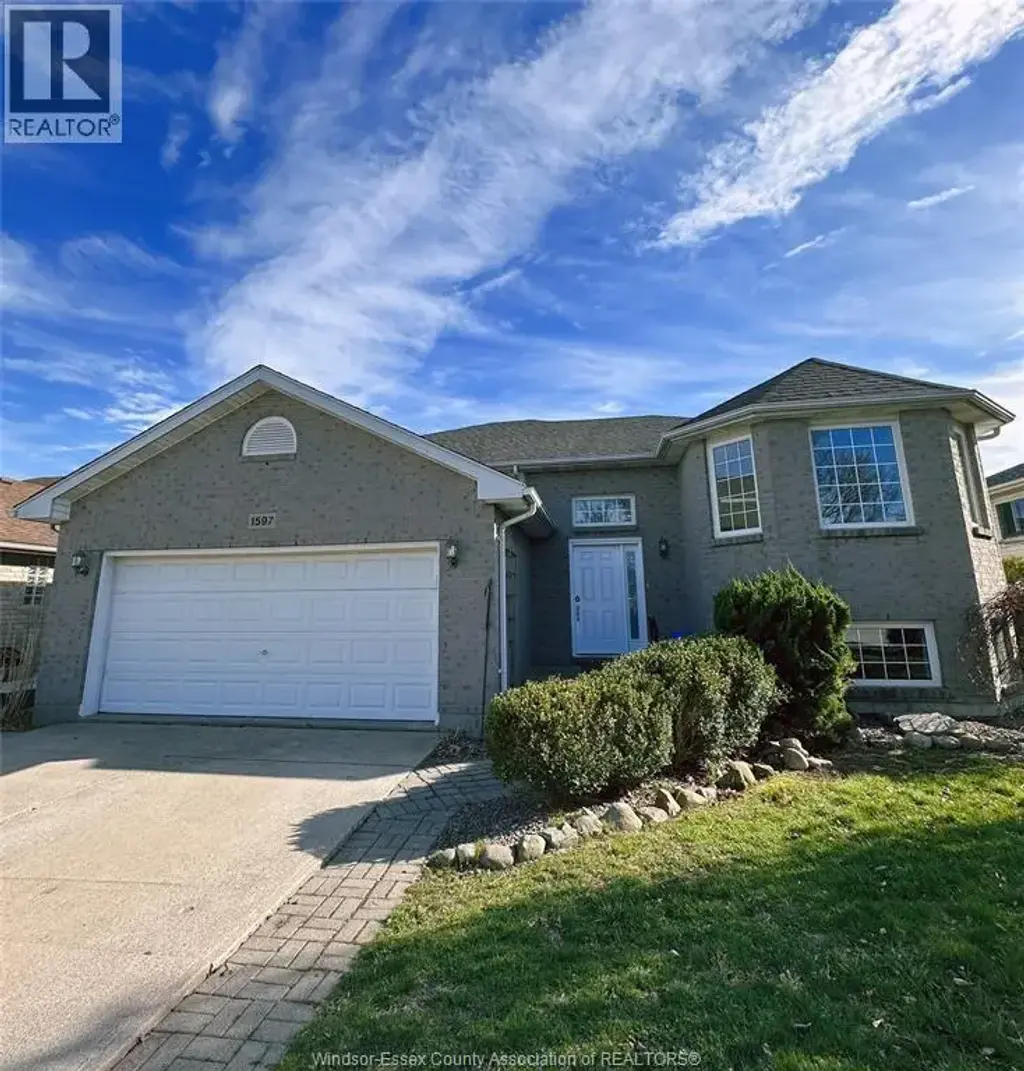 1597 Whitewood, Lakeshore