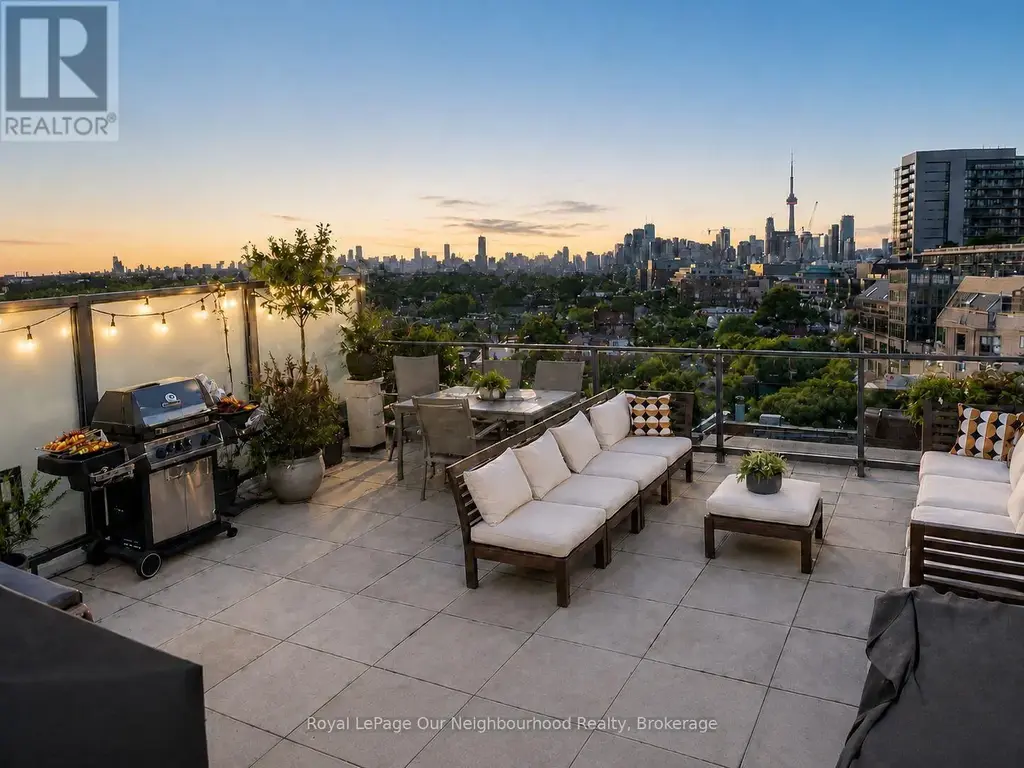 308 - 2 Gladstone Avenue, Toronto (Little Portugal)