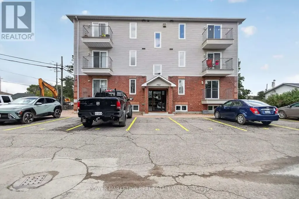 100 - 902 Notre Dame Street, Russell