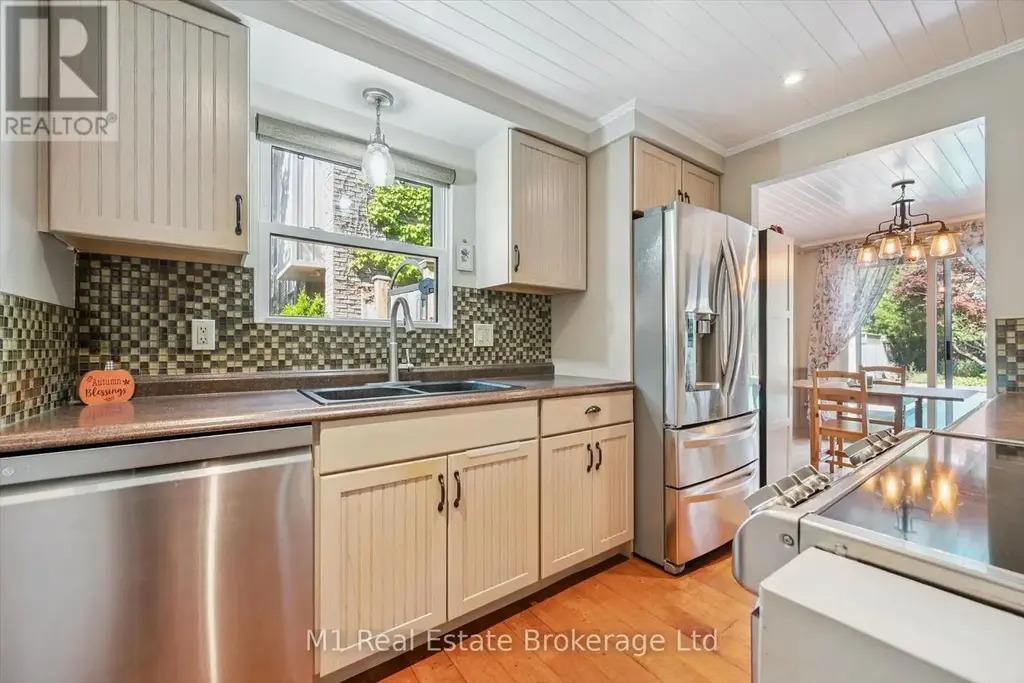 567 Willow Road, Guelph (Willow West/Sugarbush/West Acres)