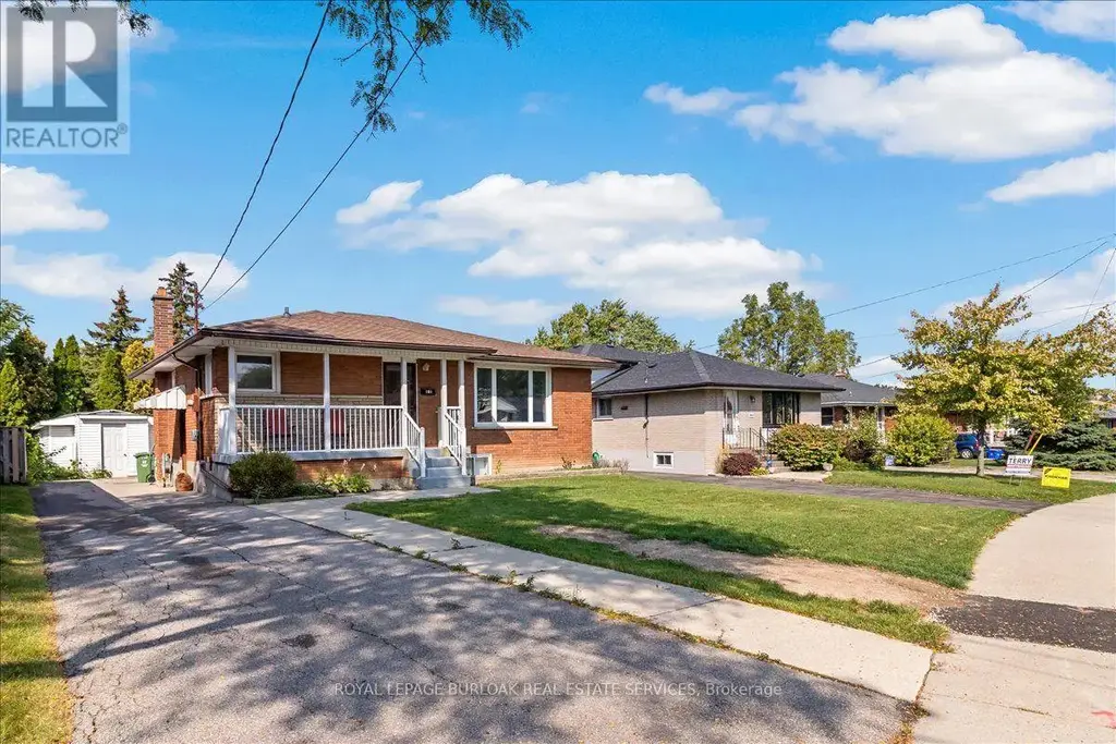 Lower - 161 Hoover Crescent, Hamilton (Balfour)