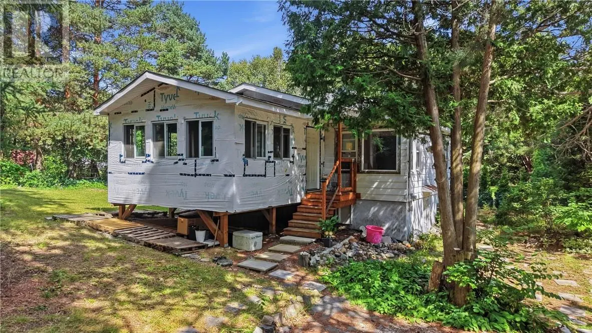 690 Pearson Drive, Sudbury
