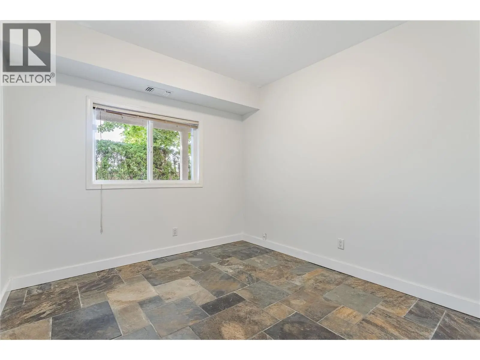 2300 Benvoulin Road Unit# 103. Kelowna, British Columbia
