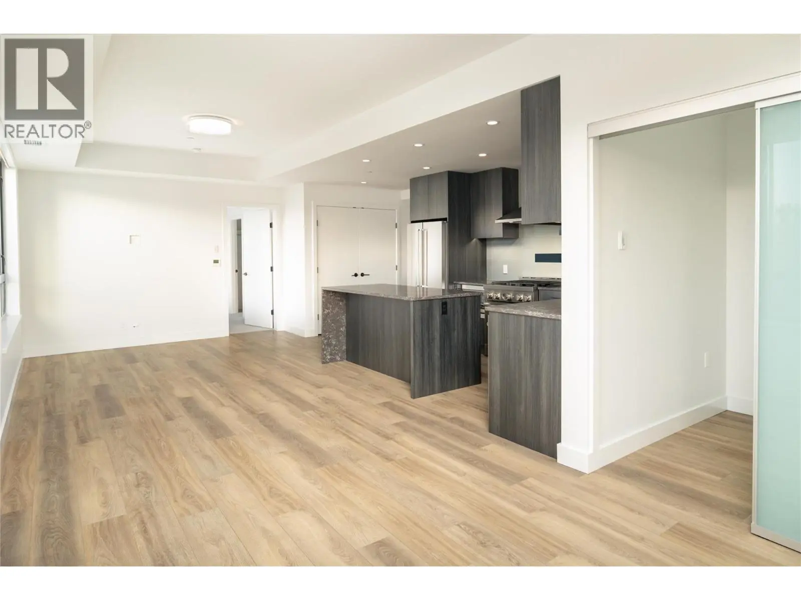3051 Abbott Street Unit# 401. Kelowna, British Columbia