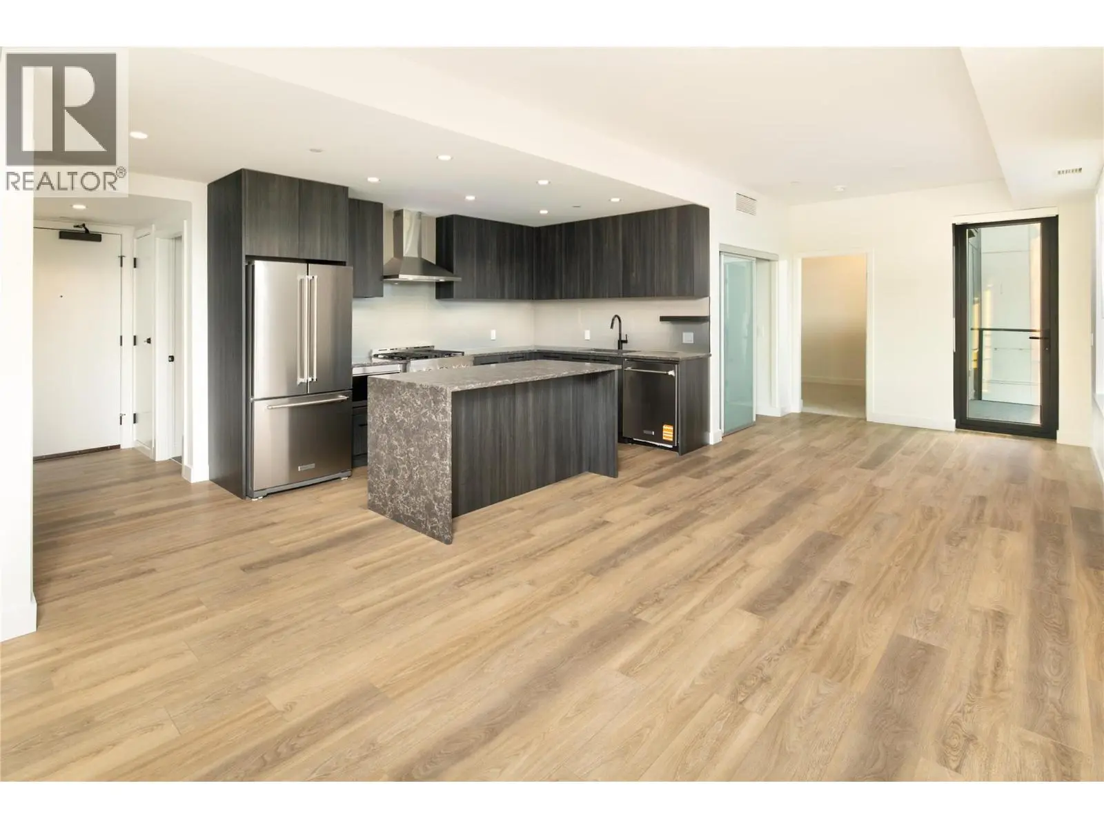 3051 Abbott Street Unit# 401. Kelowna, British Columbia