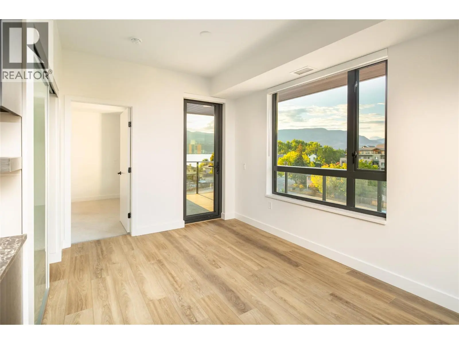 3051 Abbott Street Unit# 401. Kelowna, British Columbia