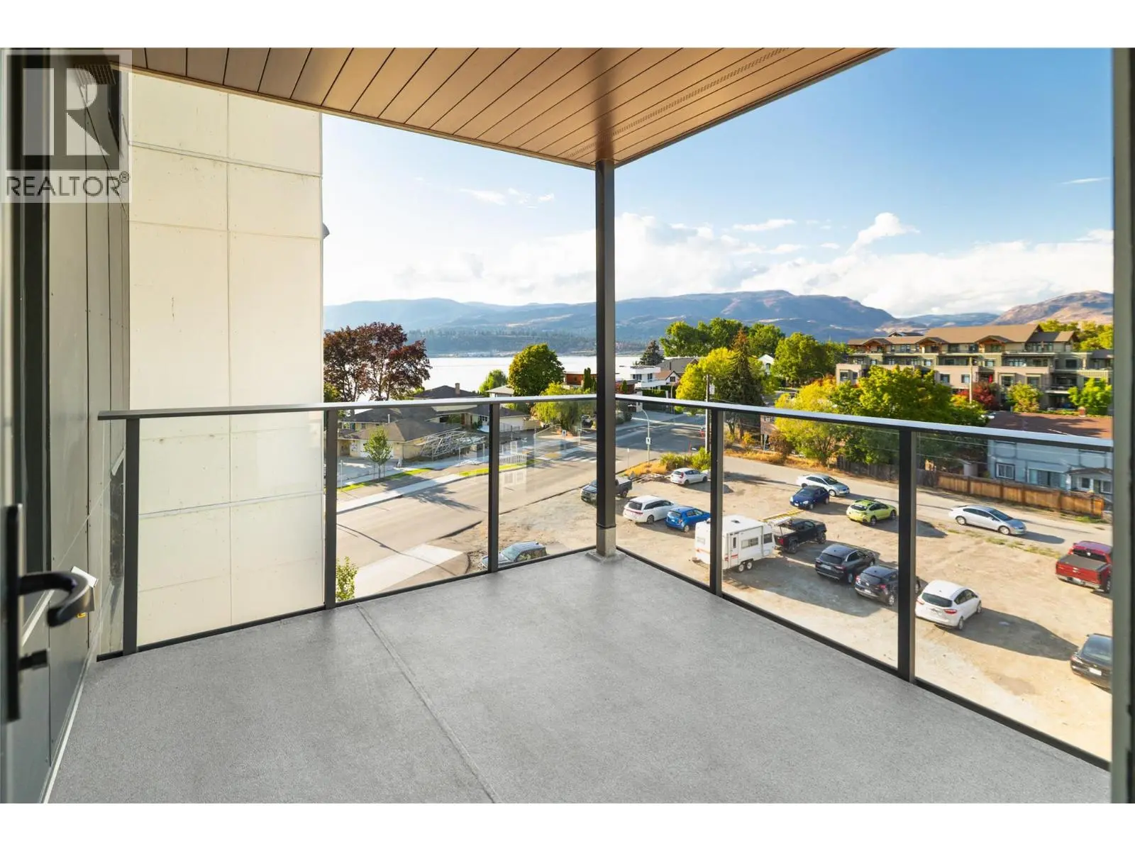 3051 Abbott Street Unit# 401. Kelowna, British Columbia