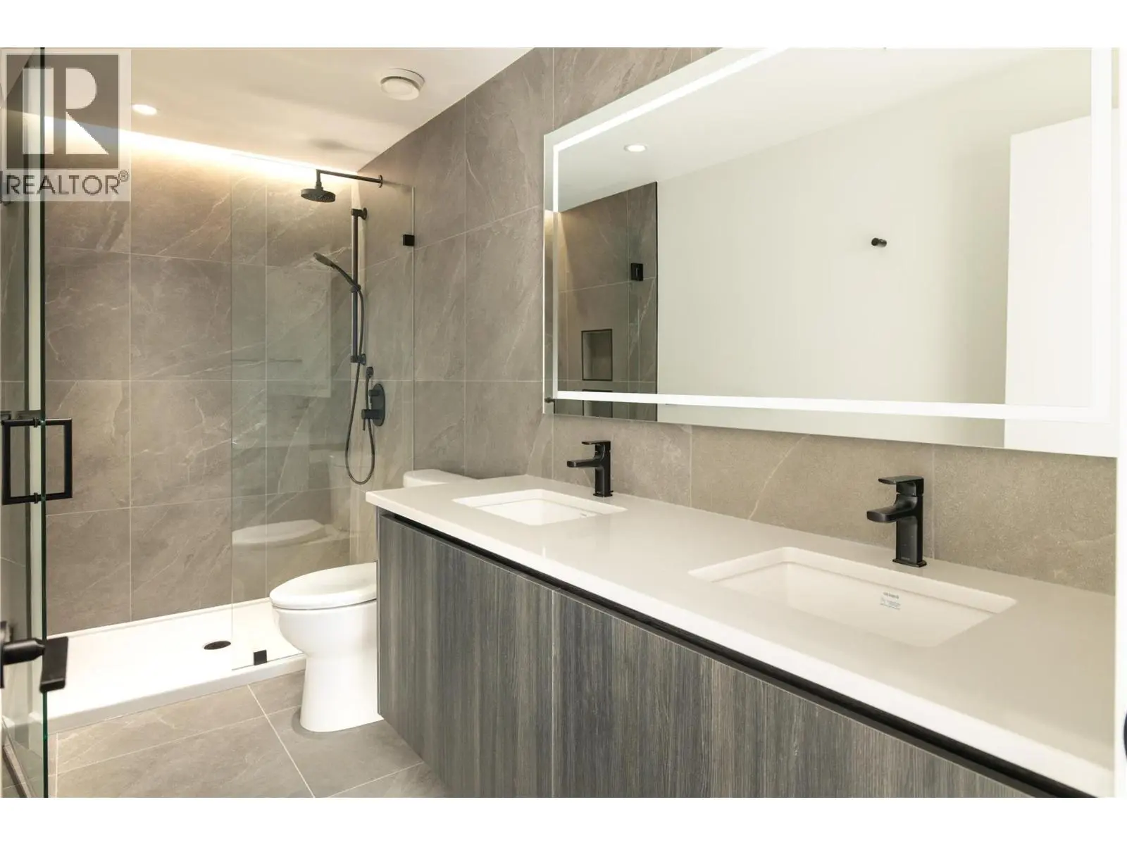 3051 Abbott Street Unit# 401. Kelowna, British Columbia