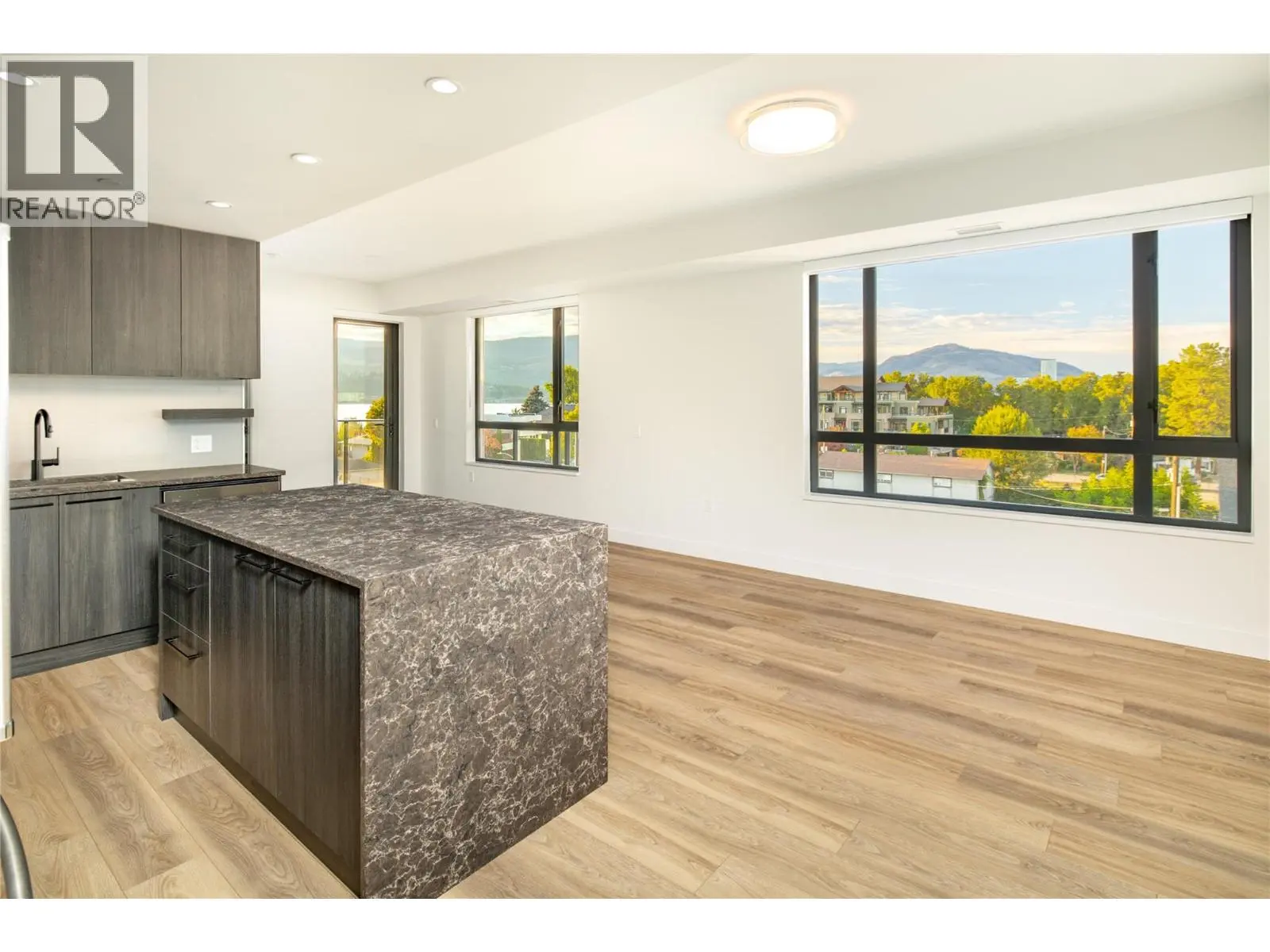 3051 Abbott Street Unit# 401. Kelowna, British Columbia