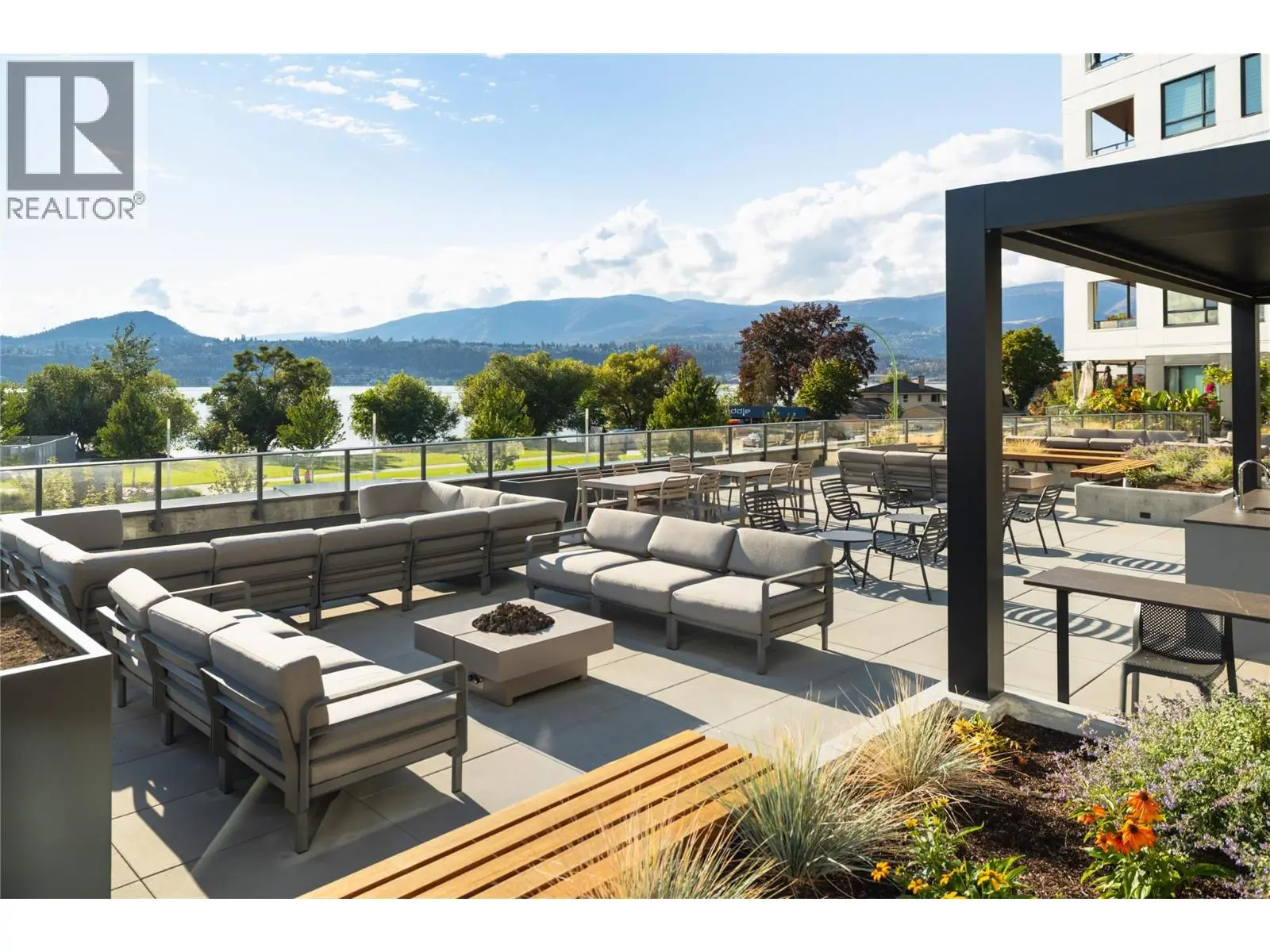 3051 Abbott Street Unit# 401. Kelowna, British Columbia