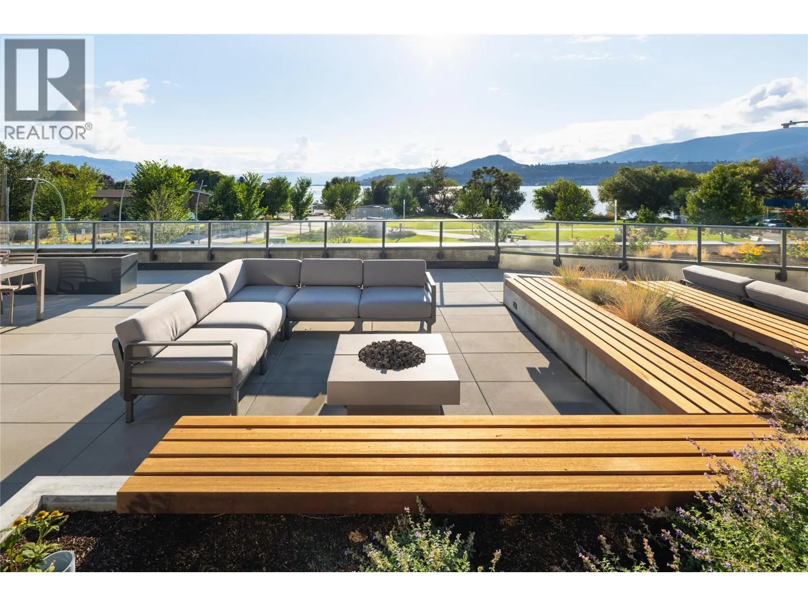 3051 Abbott Street Unit# 401. Kelowna, British Columbia