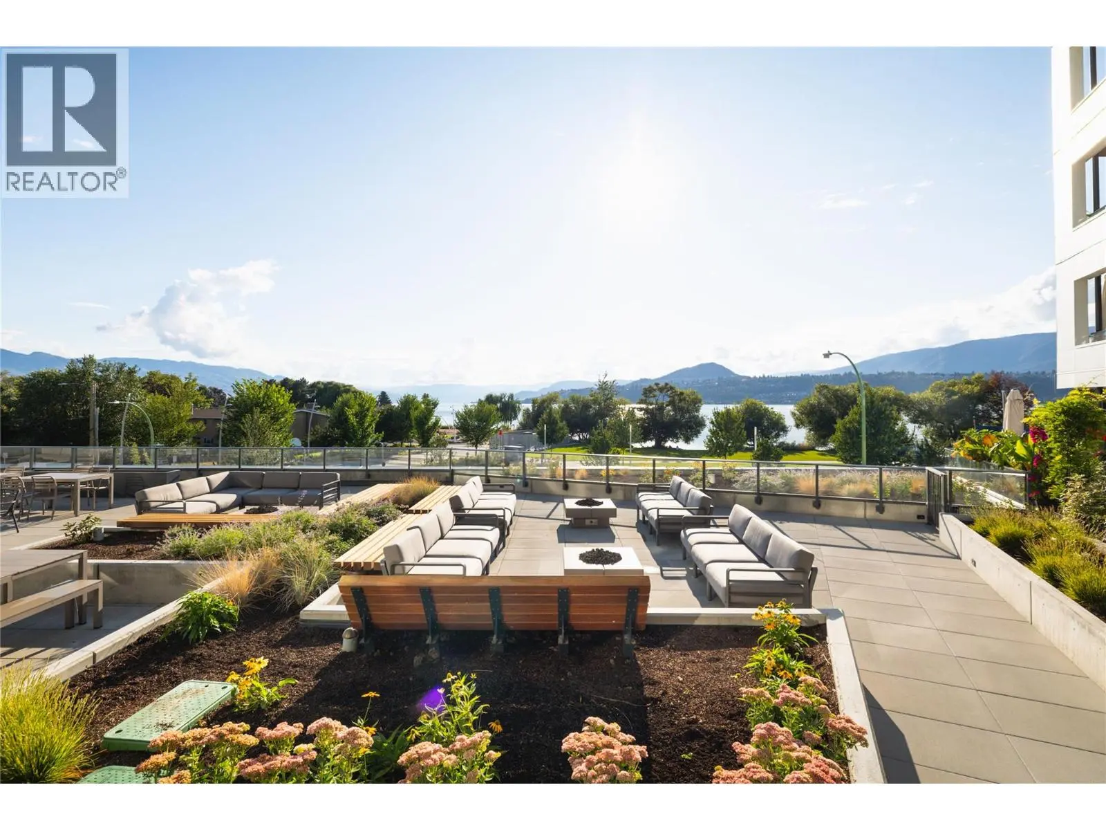 3051 Abbott Street Unit# 401. Kelowna, British Columbia