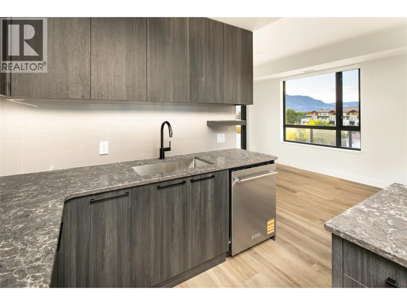 3051 Abbott Street Unit# 401. Kelowna, British Columbia