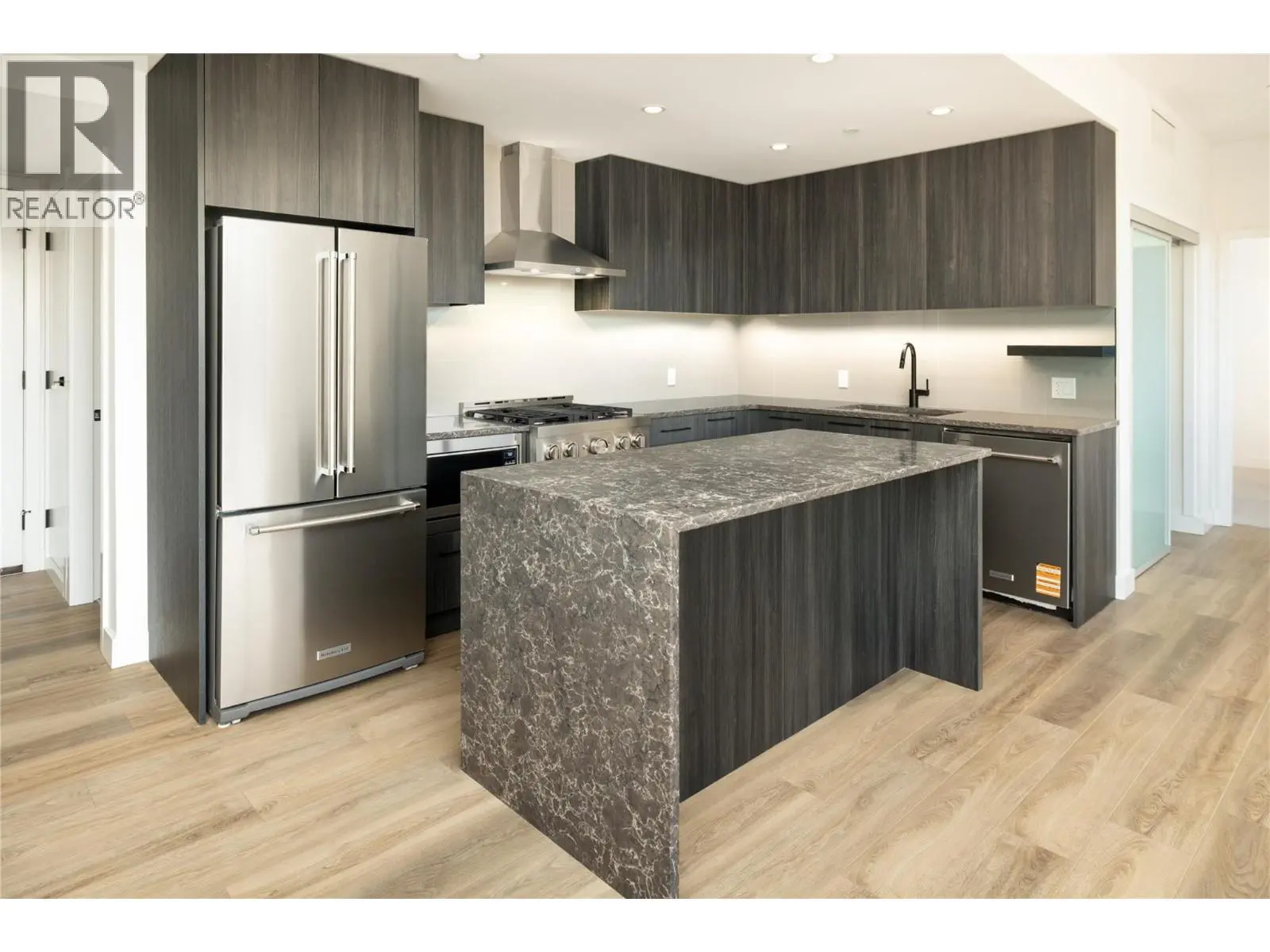 3051 Abbott Street Unit# 401. Kelowna, British Columbia