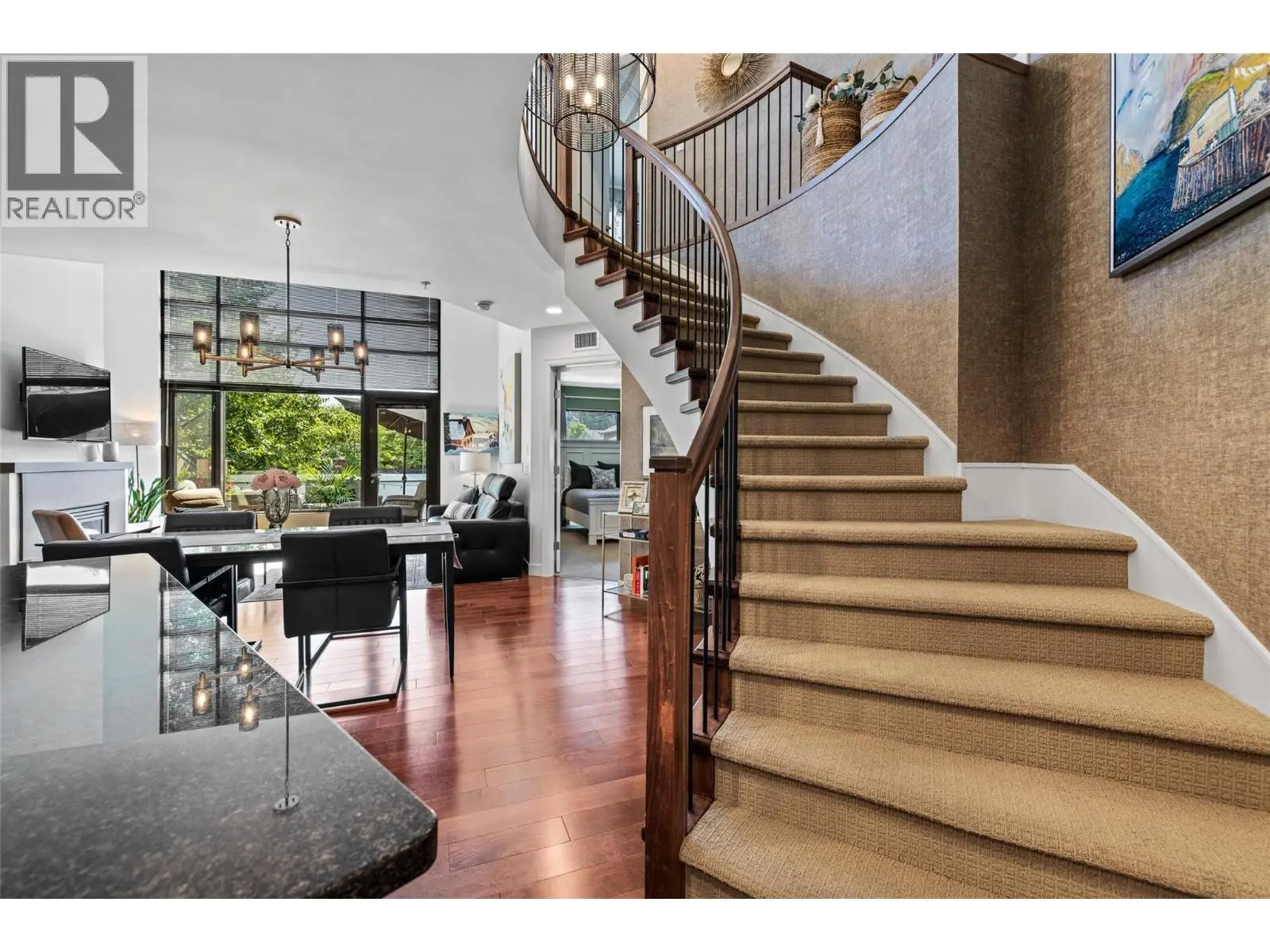 Photo of Listing #10398178