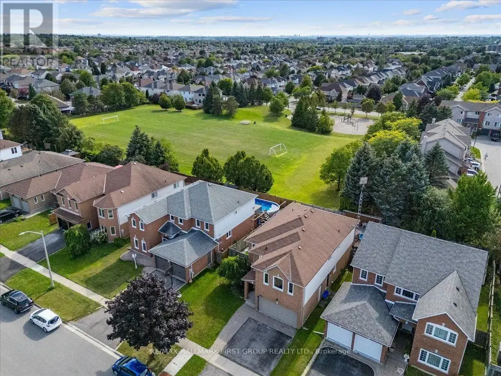 989 Deer Valley Drive, Oshawa (Northglen)