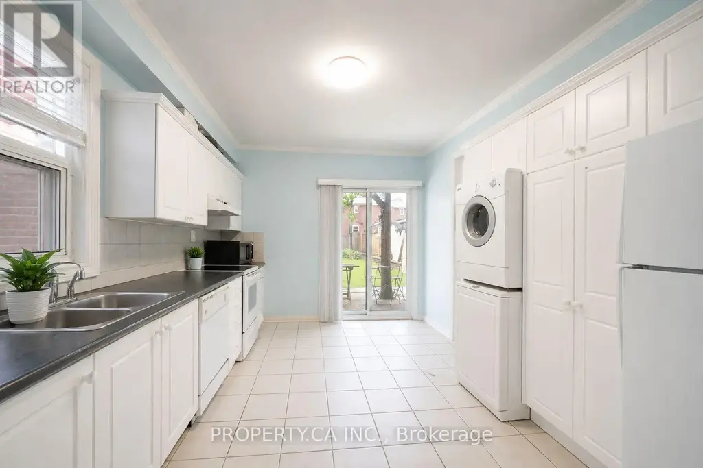 1 - 107 Runnymede Road, Toronto (High Park-Swansea)