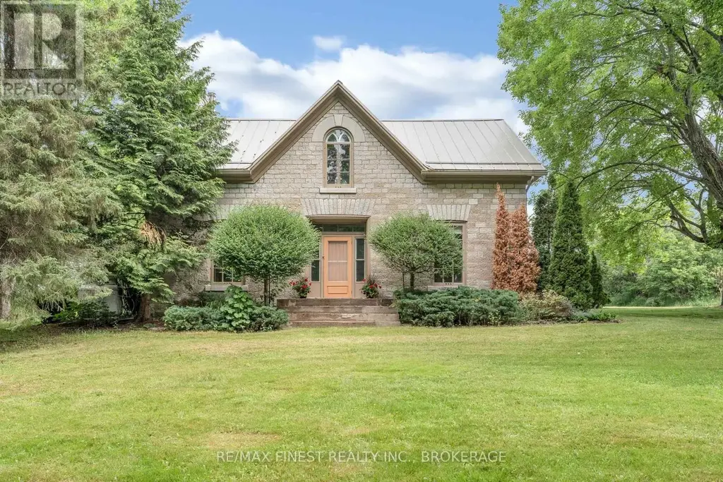 4247 Henderson Road, Frontenac (Frontenac South)
