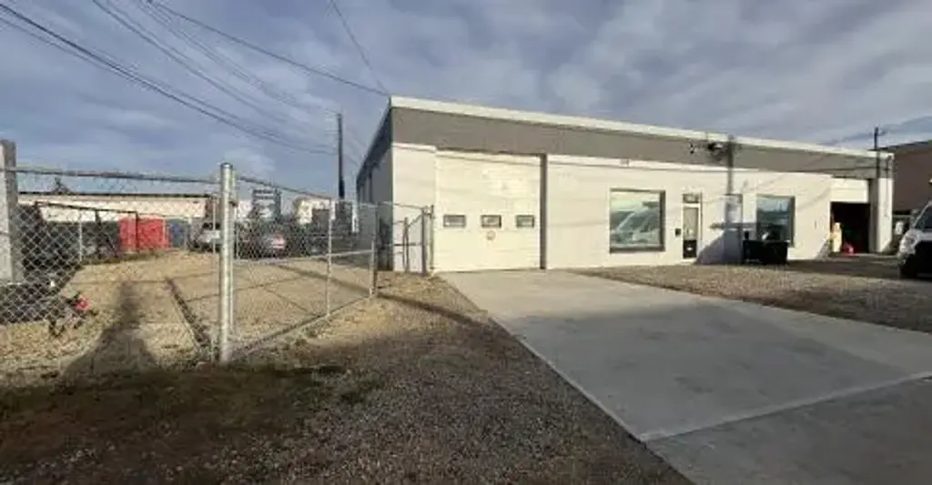 7812 Coronet Road, Edmonton