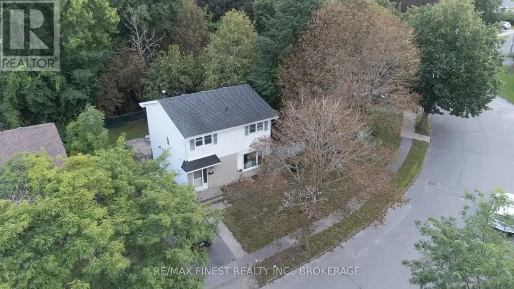 33 Calderwood Drive, Kingston (Central City West)