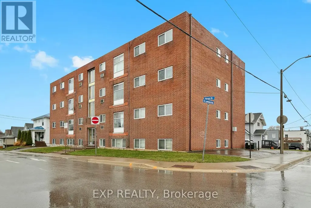 5 - 4663 Huron Street, Niagara Falls (Downtown)