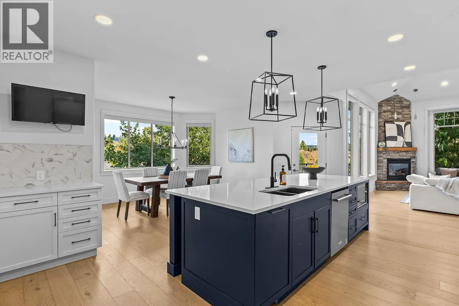 421 Tucker Court. Kelowna, British Columbia