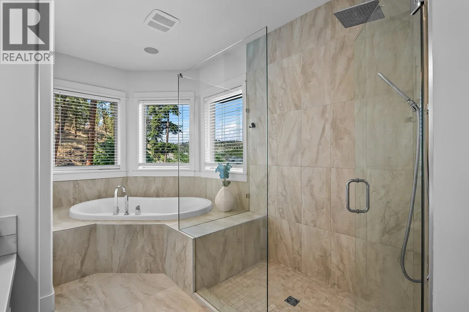 421 Tucker Court. Kelowna, British Columbia