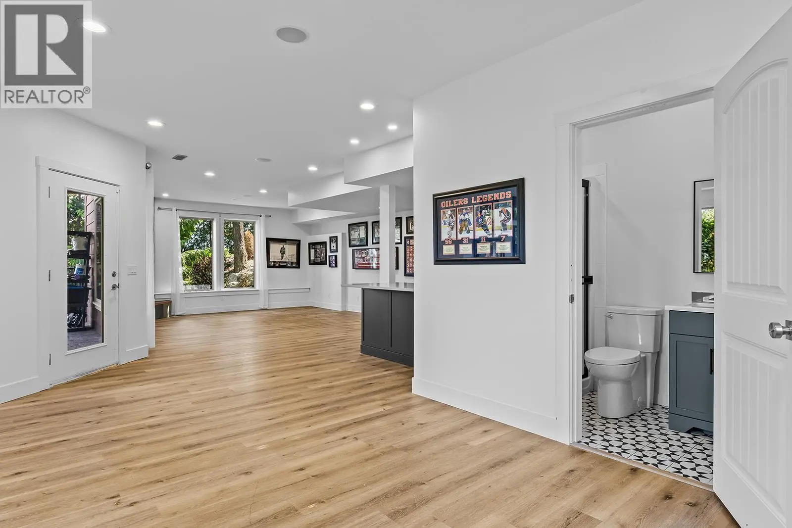 421 Tucker Court. Kelowna, British Columbia