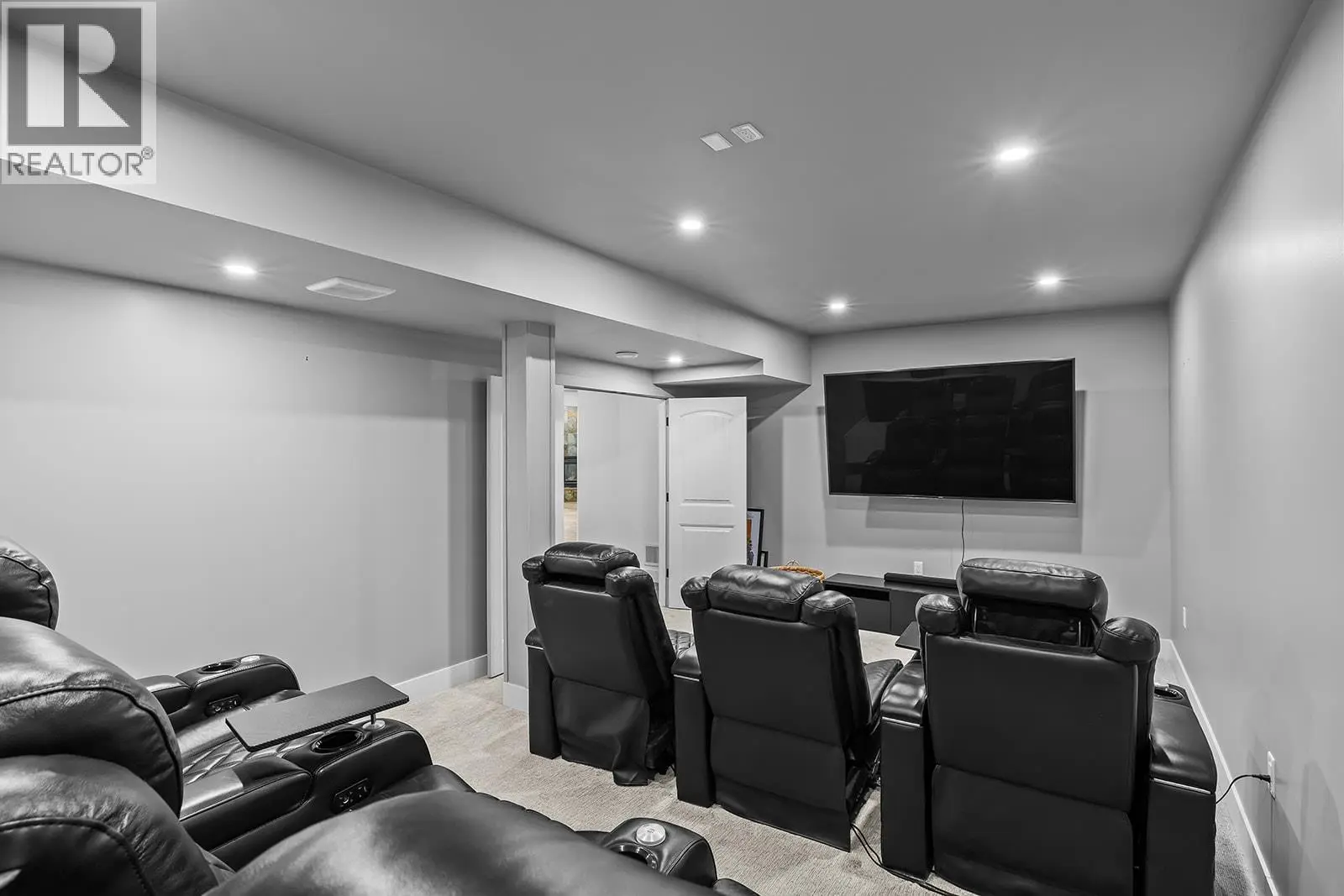 421 Tucker Court. Kelowna, British Columbia