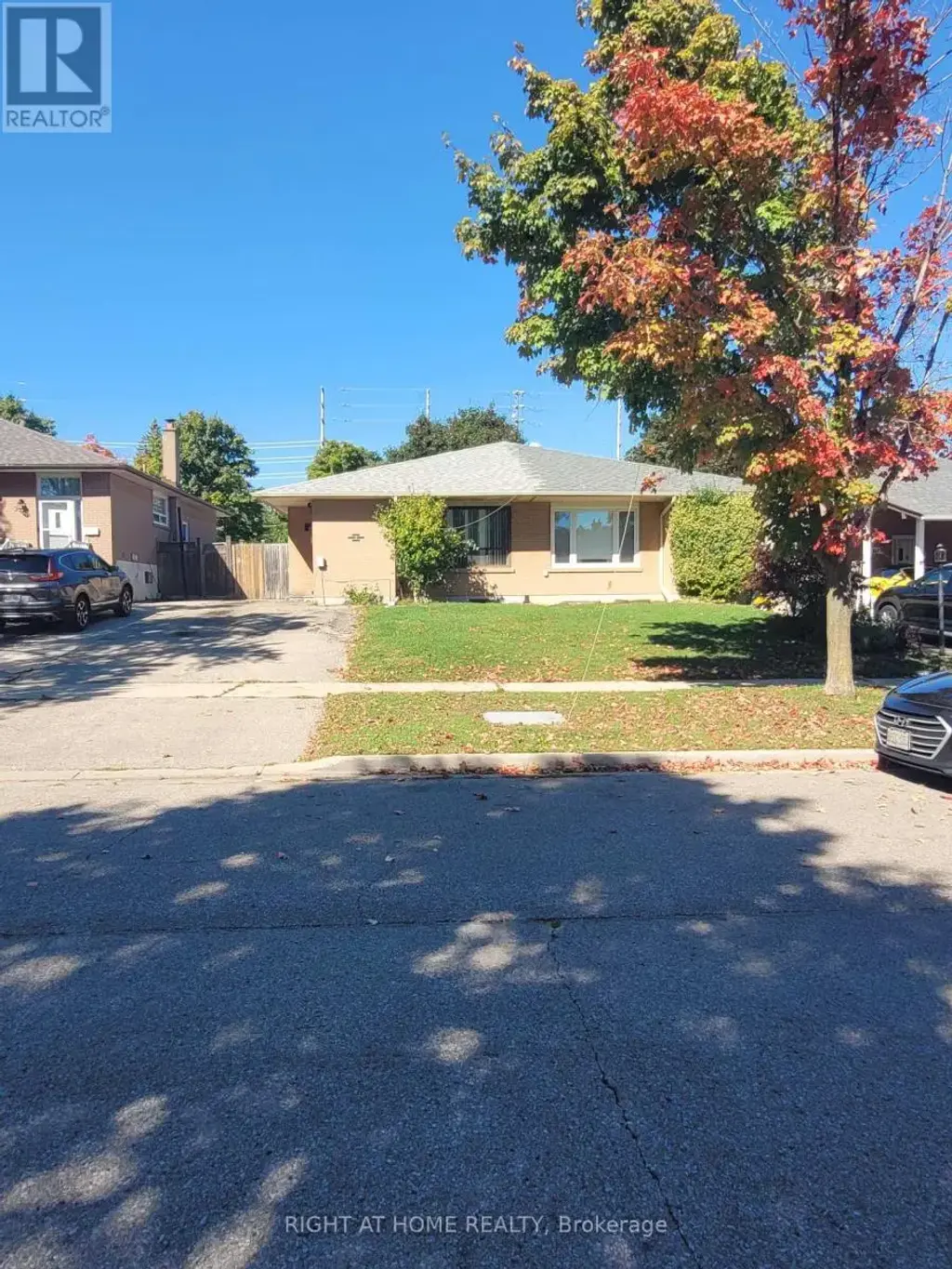 2415 Padstow Crescent, Mississauga (Clarkson)