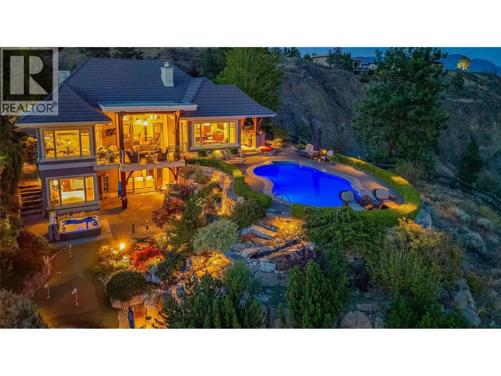 1173 Parkbluff Lane. Kelowna, British Columbia