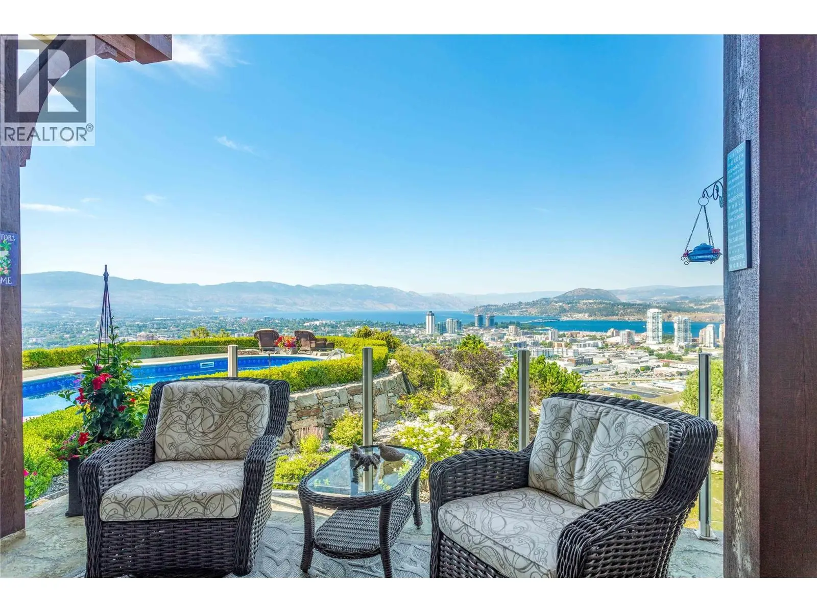1173 Parkbluff Lane. Kelowna, British Columbia
