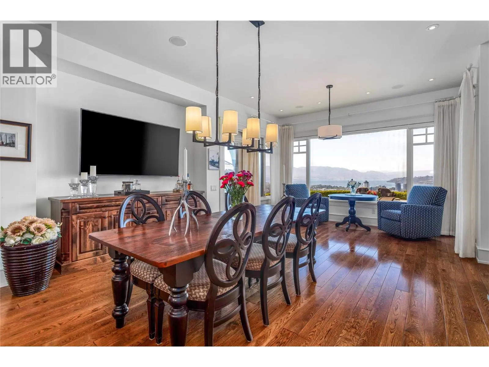 1173 Parkbluff Lane. Kelowna, British Columbia