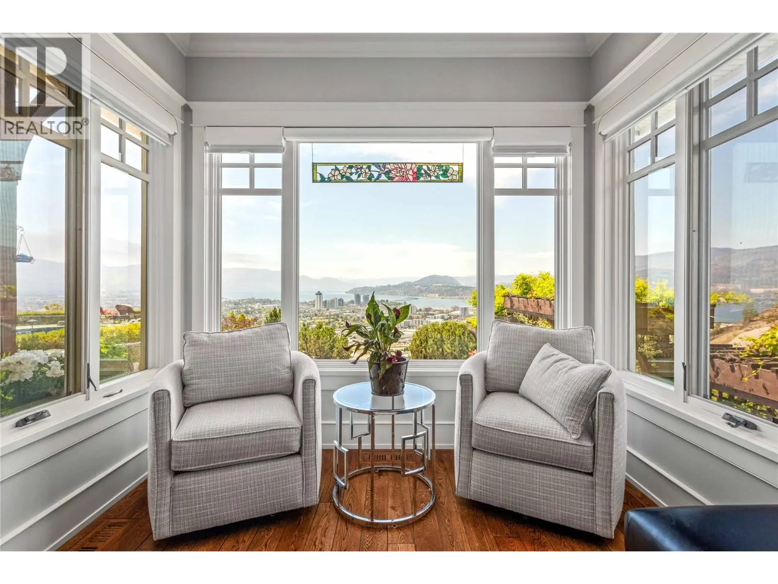 1173 Parkbluff Lane. Kelowna, British Columbia