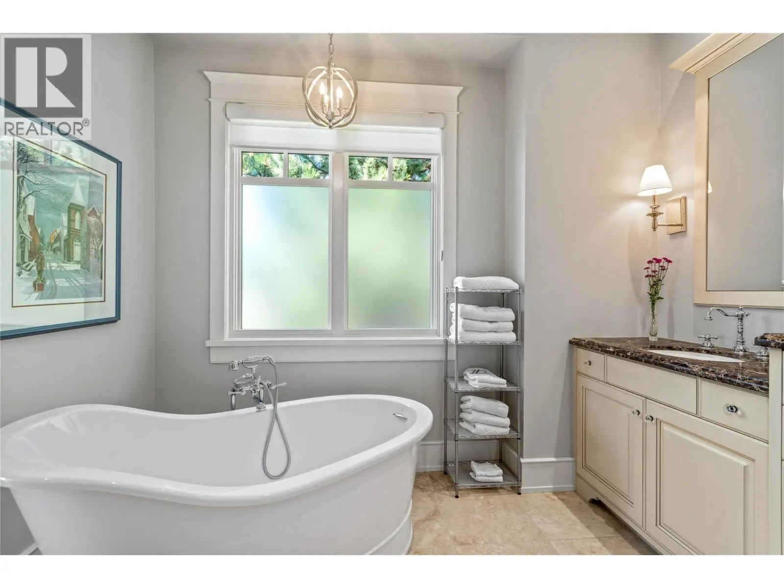 1173 Parkbluff Lane. Kelowna, British Columbia
