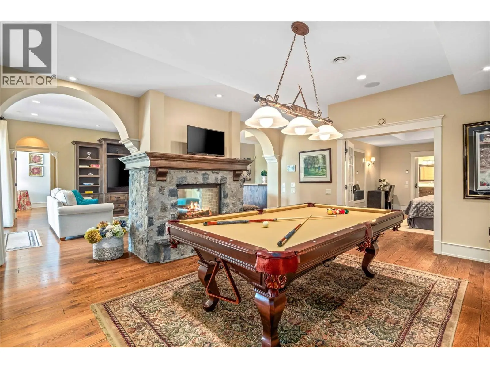 1173 Parkbluff Lane. Kelowna, British Columbia