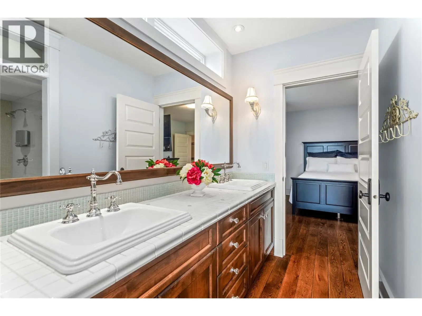 1173 Parkbluff Lane. Kelowna, British Columbia