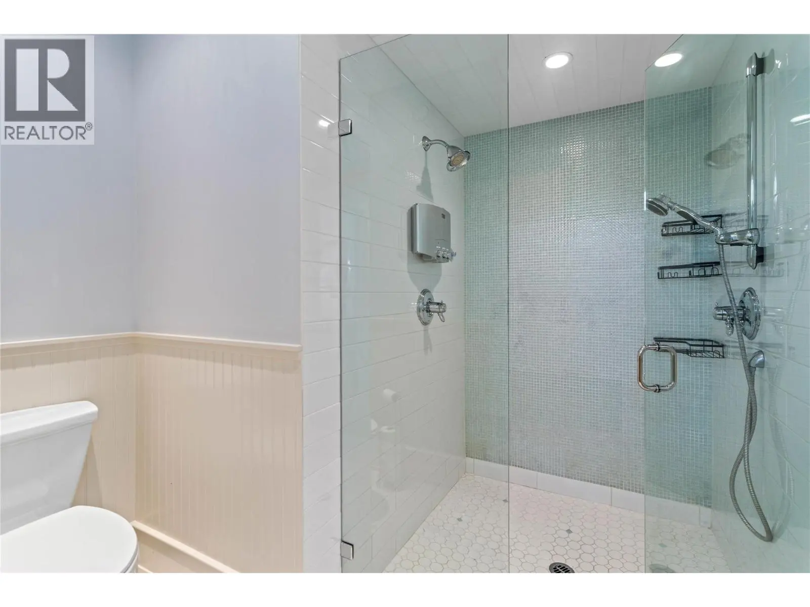 1173 Parkbluff Lane. Kelowna, British Columbia