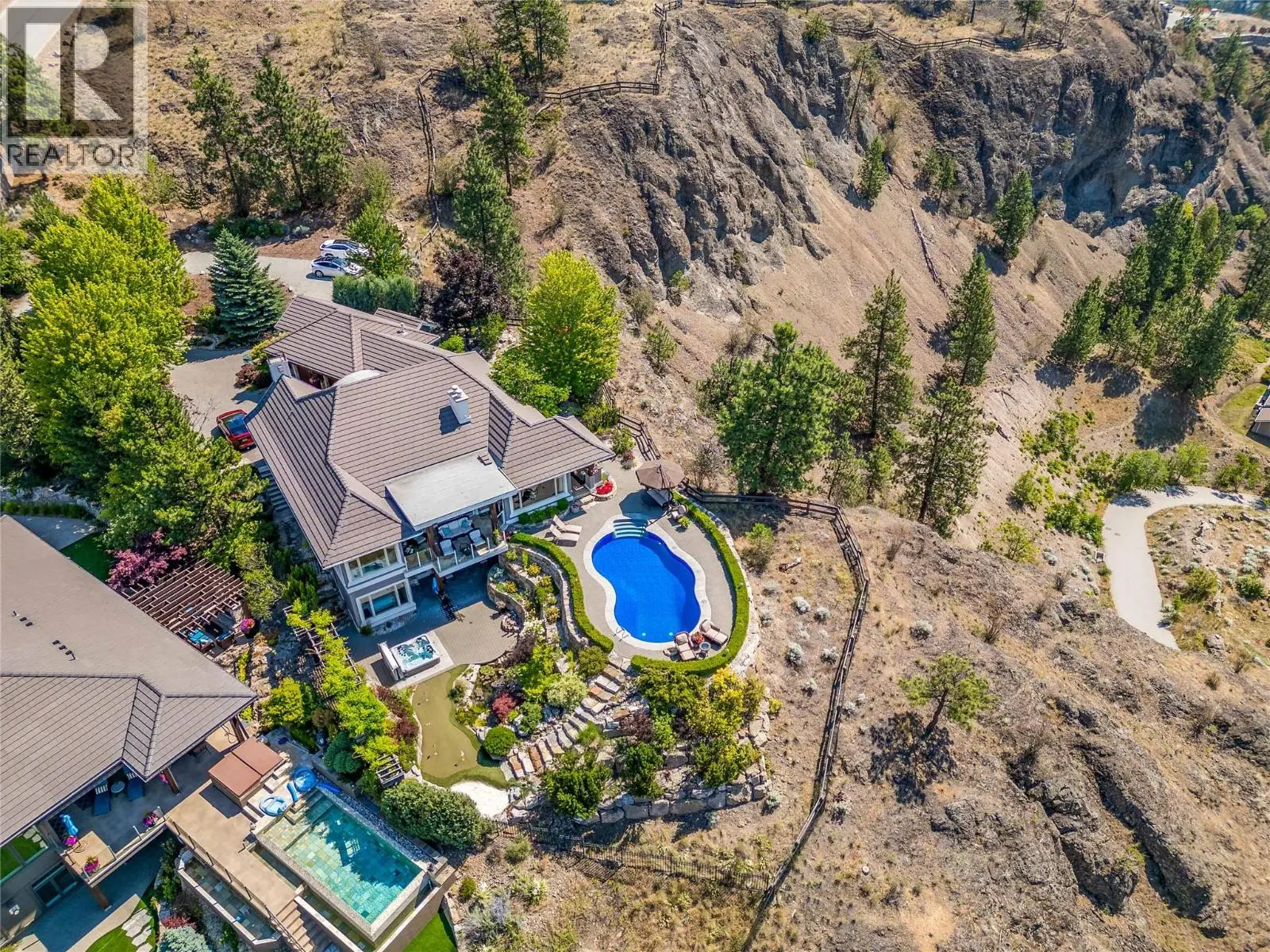 1173 Parkbluff Lane. Kelowna, British Columbia