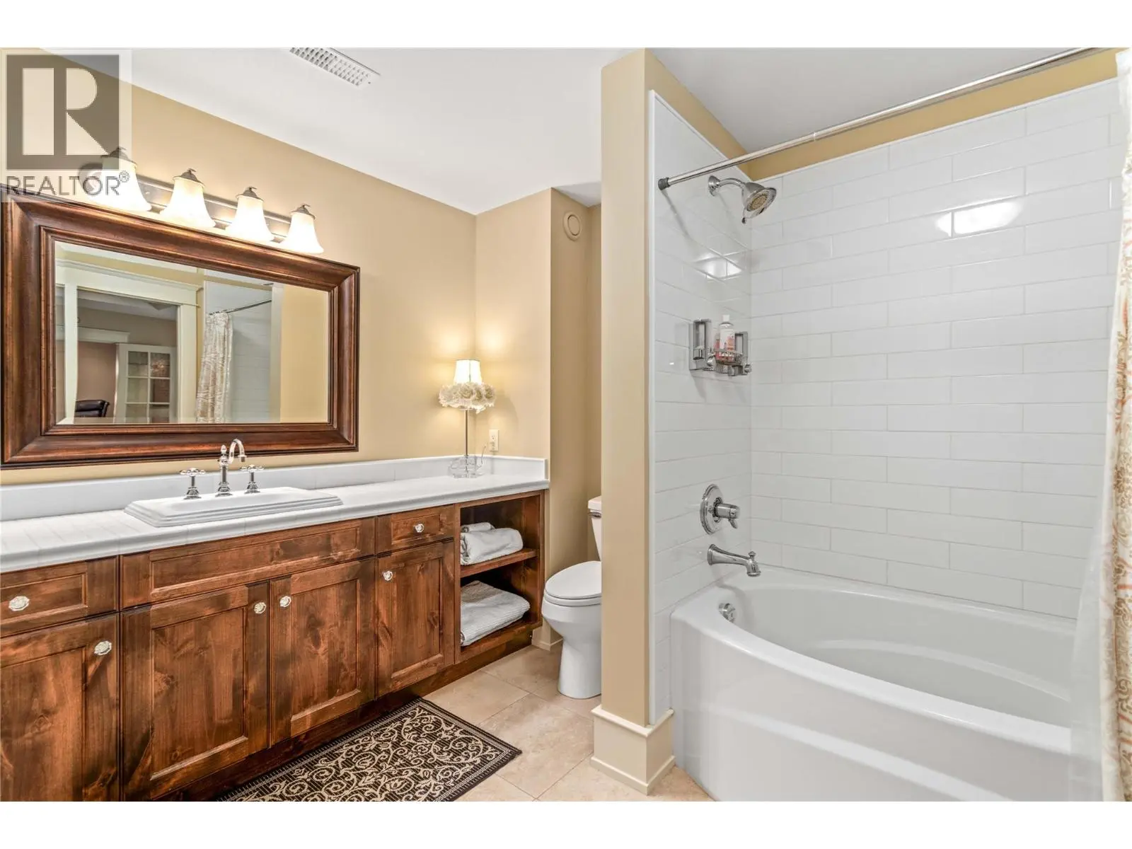 1173 Parkbluff Lane. Kelowna, British Columbia