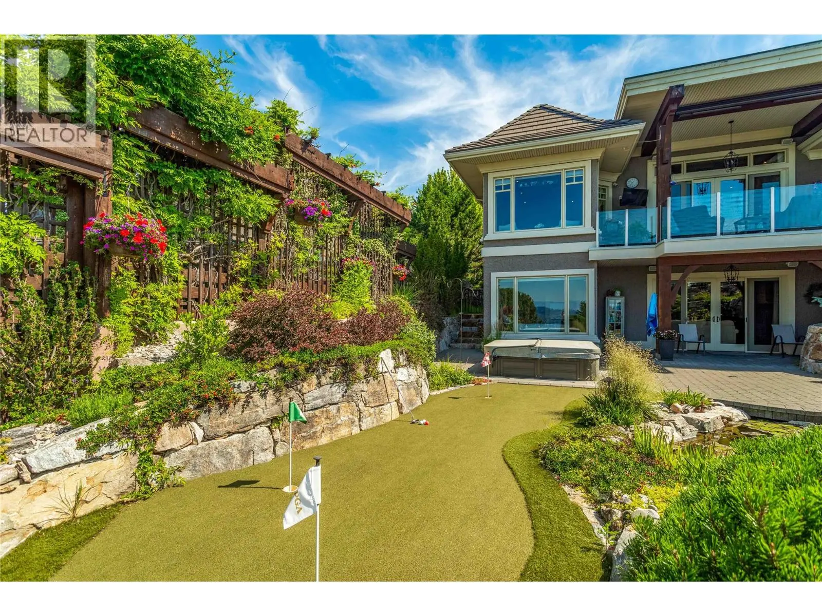 1173 Parkbluff Lane. Kelowna, British Columbia