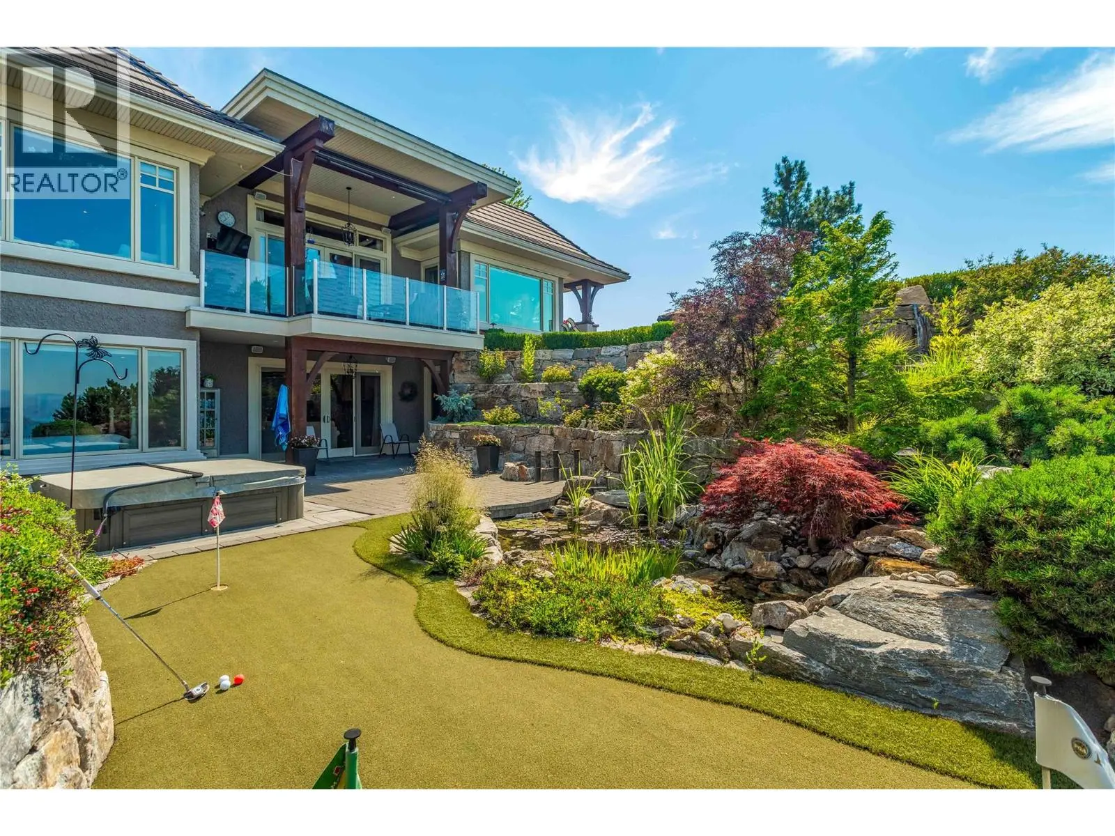 1173 Parkbluff Lane. Kelowna, British Columbia