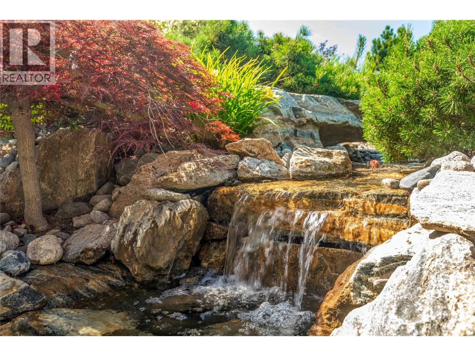 1173 Parkbluff Lane. Kelowna, British Columbia