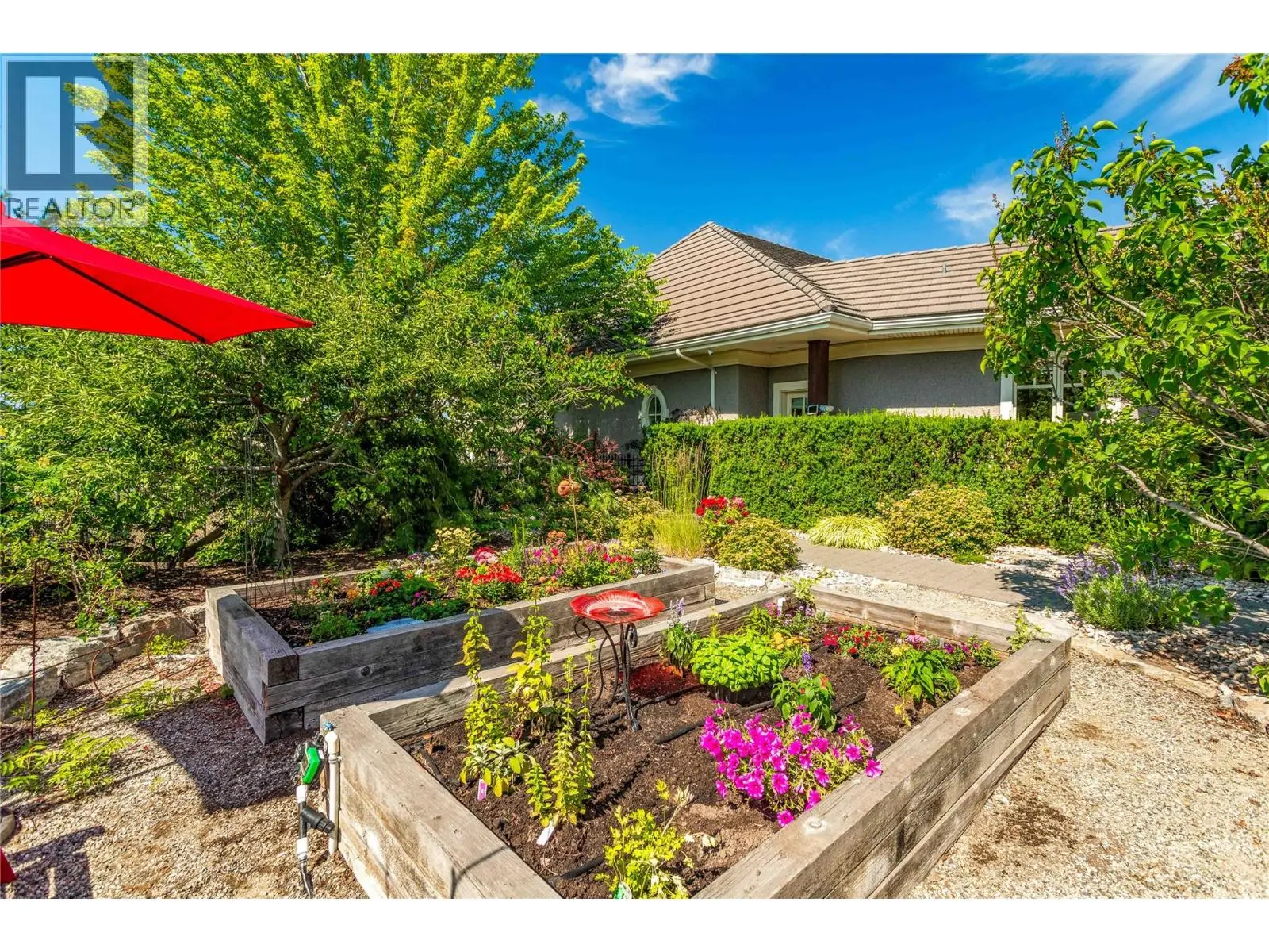 1173 Parkbluff Lane. Kelowna, British Columbia