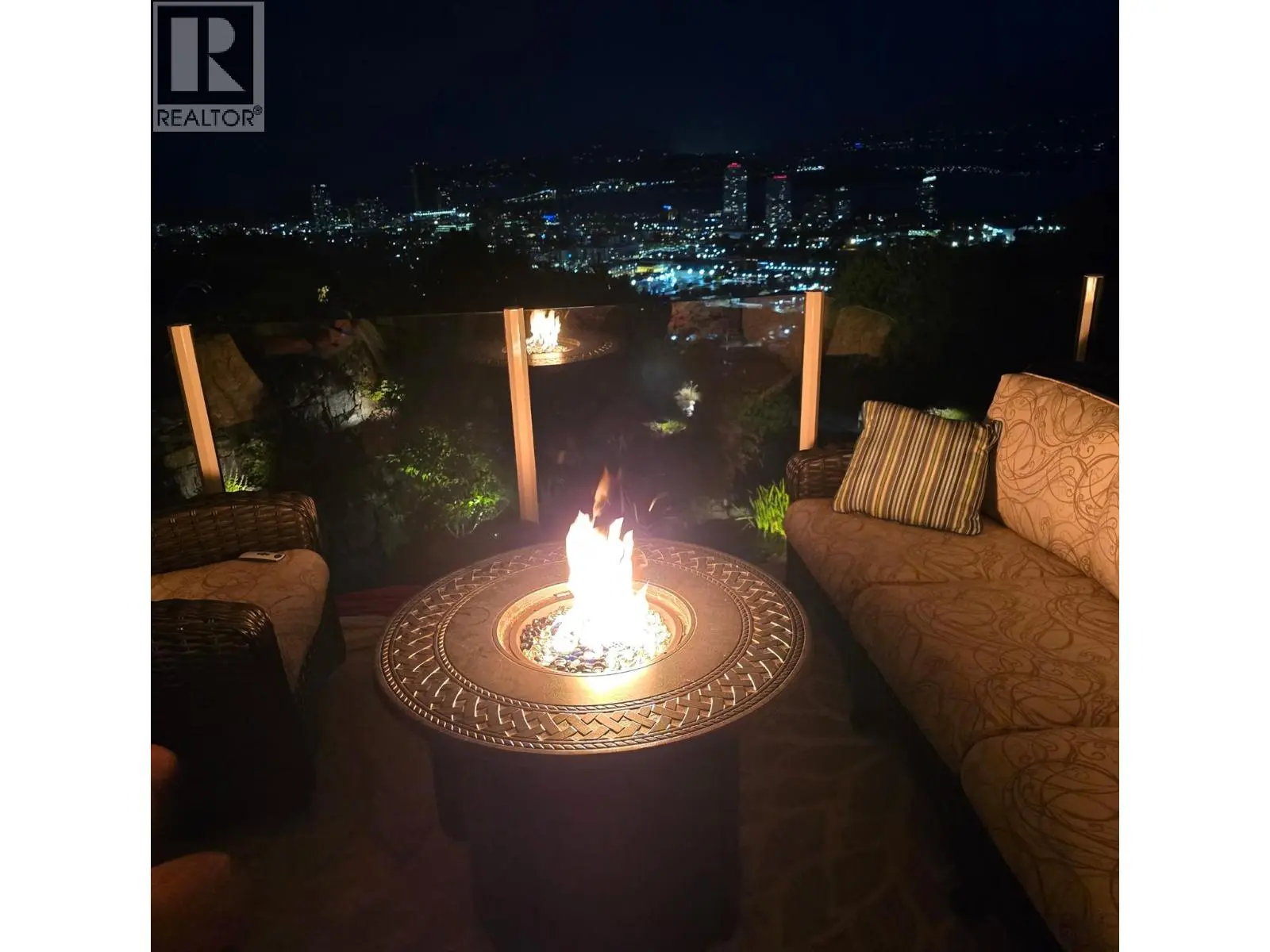 1173 Parkbluff Lane. Kelowna, British Columbia
