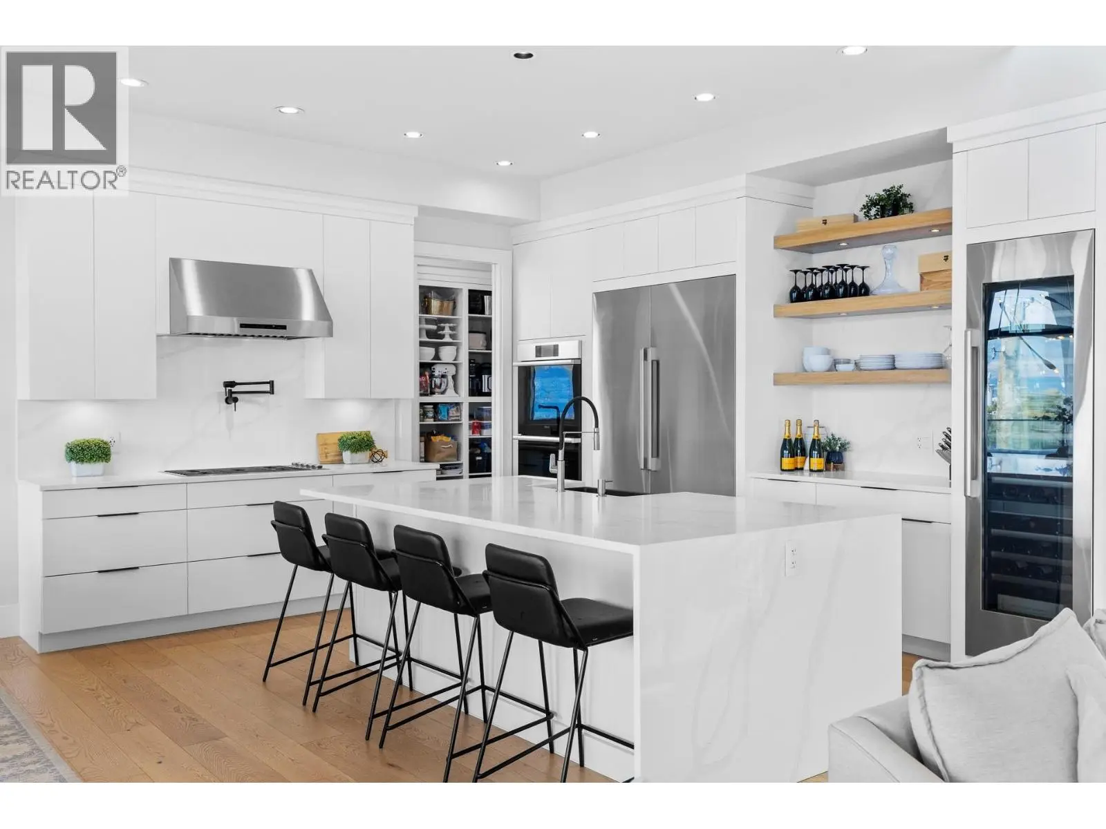 695 Lake Court. West Kelowna, British Columbia