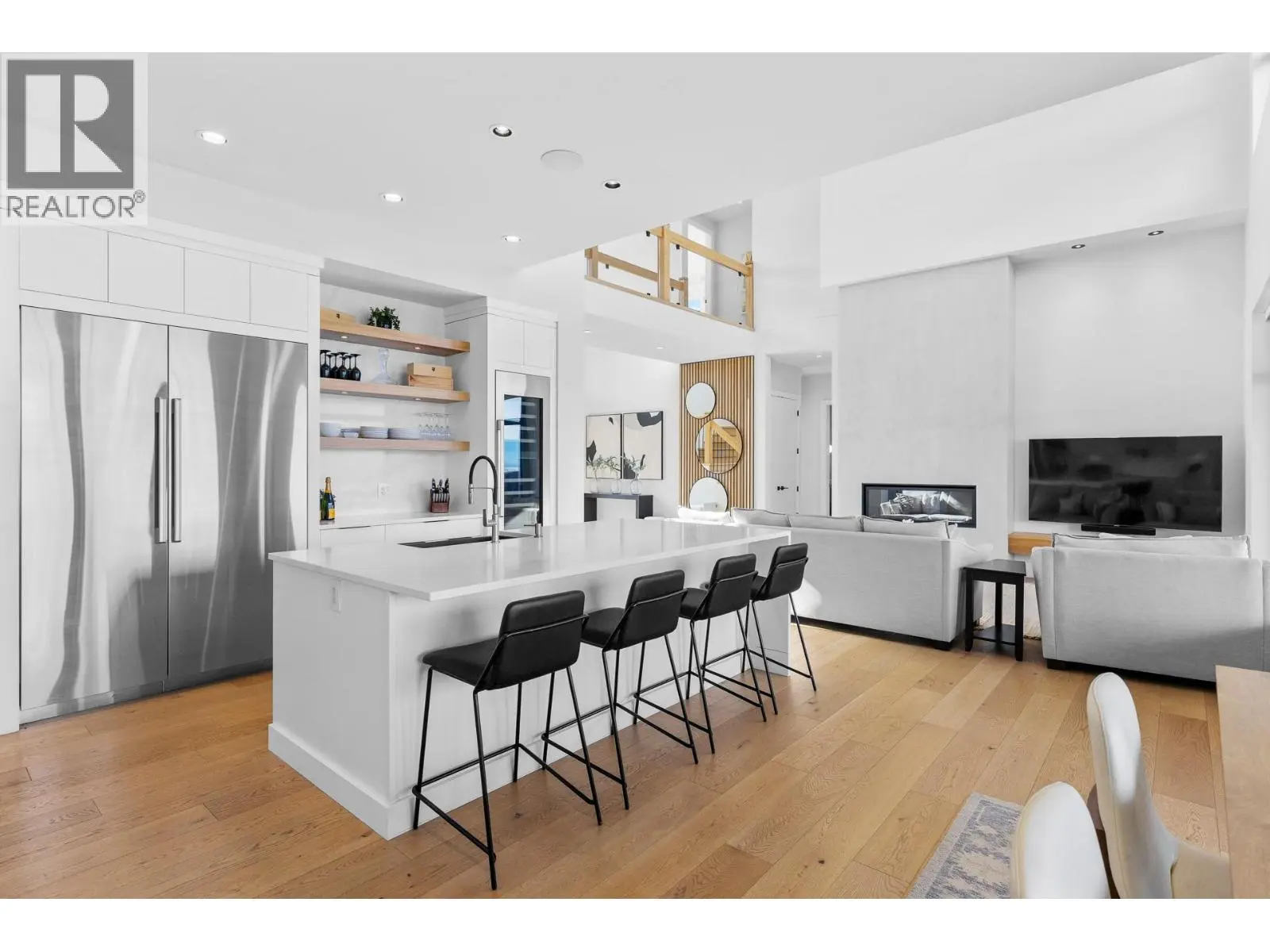 695 Lake Court. West Kelowna, British Columbia