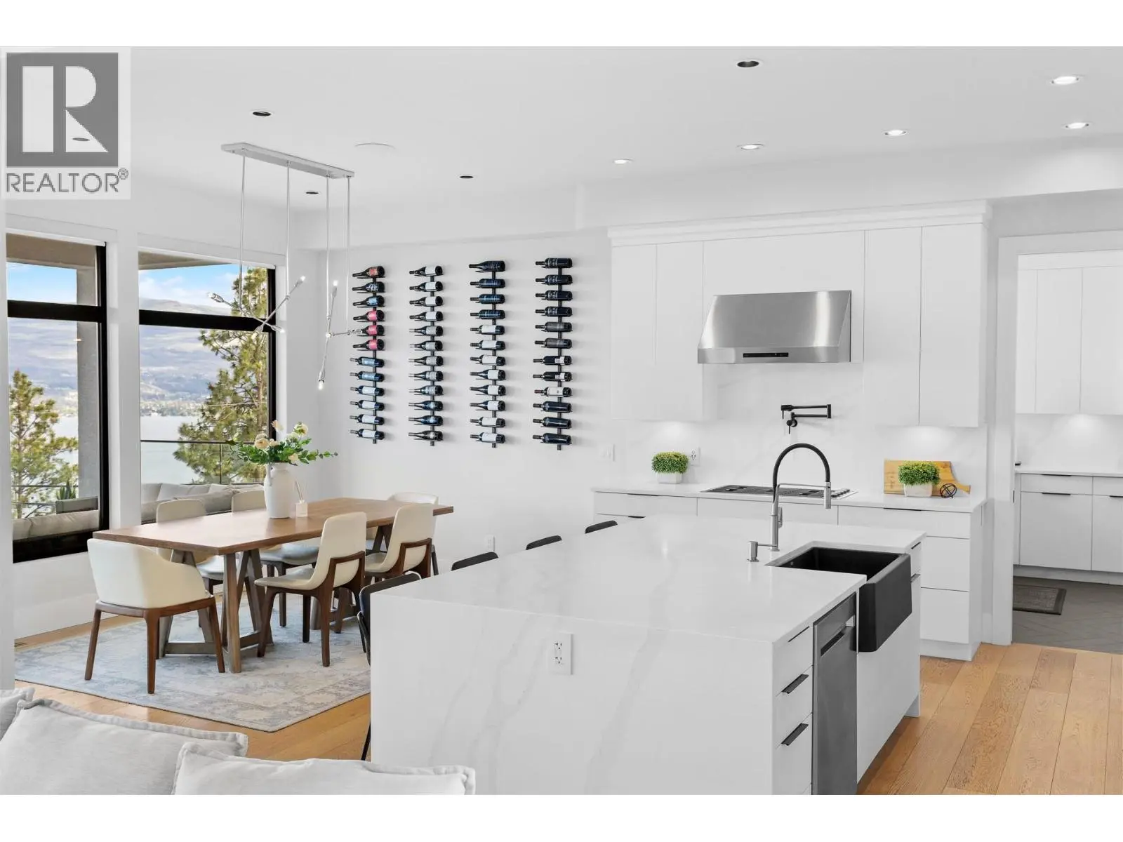 695 Lake Court. West Kelowna, British Columbia